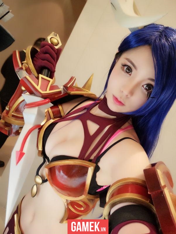 lang nhan sexy queen of pain cosplay 03