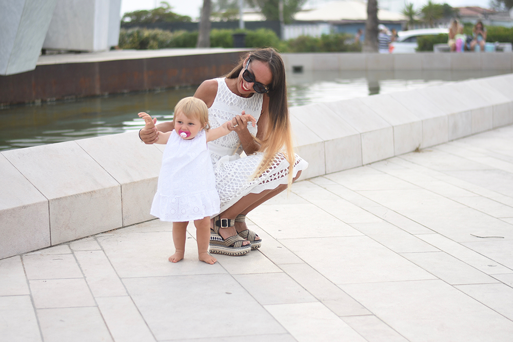 Mini me - Un outfit in bianco per mamma e figlia