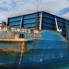 Tongkang LLB SUKSES 18 Ditemukan Terdampar di Pulau Kayuadi