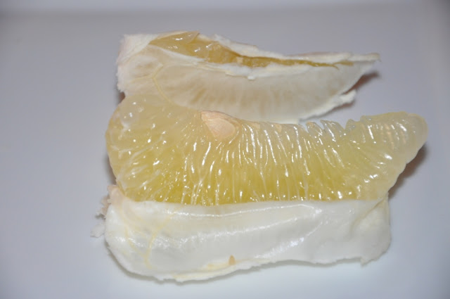 Tip: How to Peel a Pomelo by www.dish-away.com