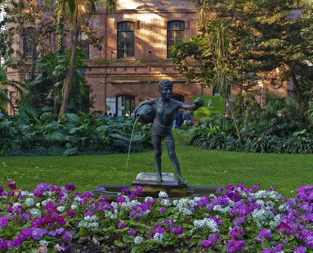 FUENTE EN JARDÍN BOTÁNICO