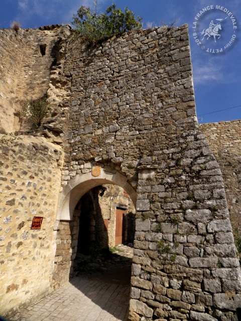 SAINT-MONTAN (07) - Village médiéval et château-fort