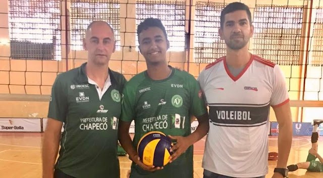 Atleta de Uibaí vai jogar no time de vôlei de Chapecó em 2020