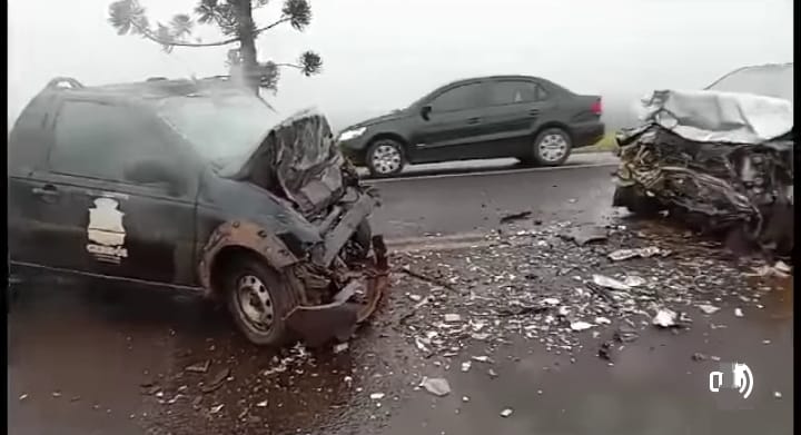 Carreta tomba na BR-277 e motorista morre no acidente em Candói