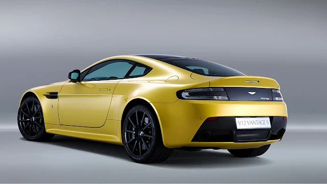 Aston Martin V12 Vantage S rear