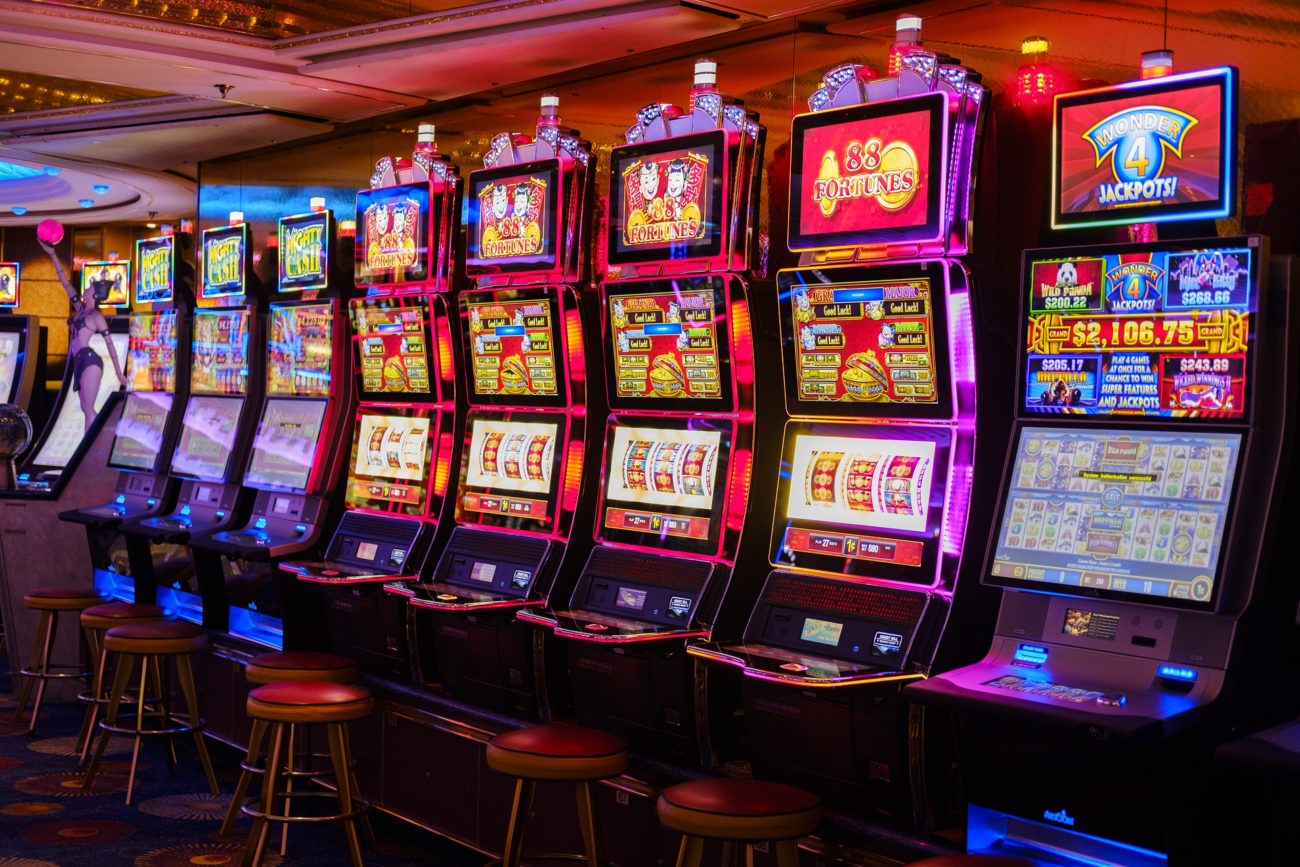 Understanding slot machine odds is essential for evaluating your chances of winning and making informed decisions when playing slots.