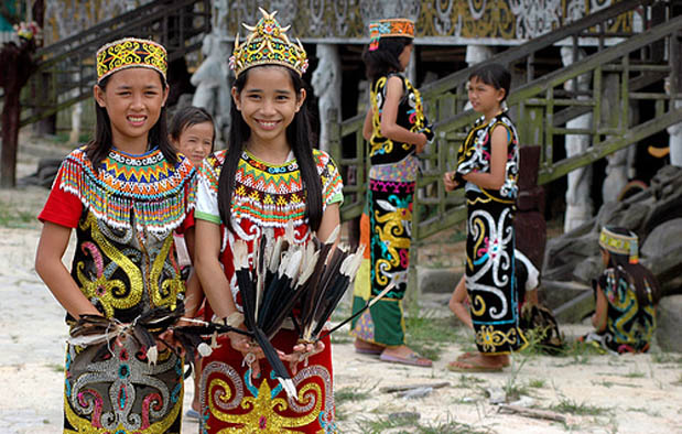 Baju Adat Kalimantan Utara