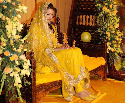 Bridal-Mehndi-Dresses