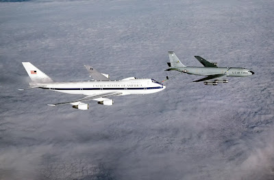 L'aereo del giorno del giudizio può fare rifornimento durante il volo.