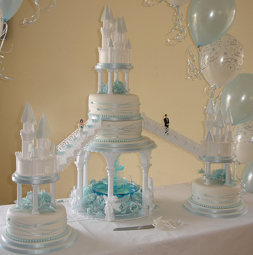  Wedding  Cakes  Pictures With Fountains  2012
