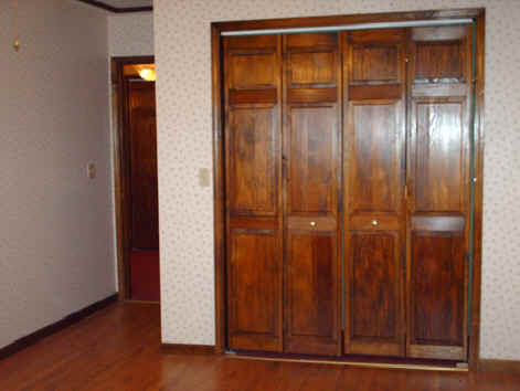 Closet Door Design Ideas on Modern Louvered Folding Closet Doors Filed Under Folding Closet Doors