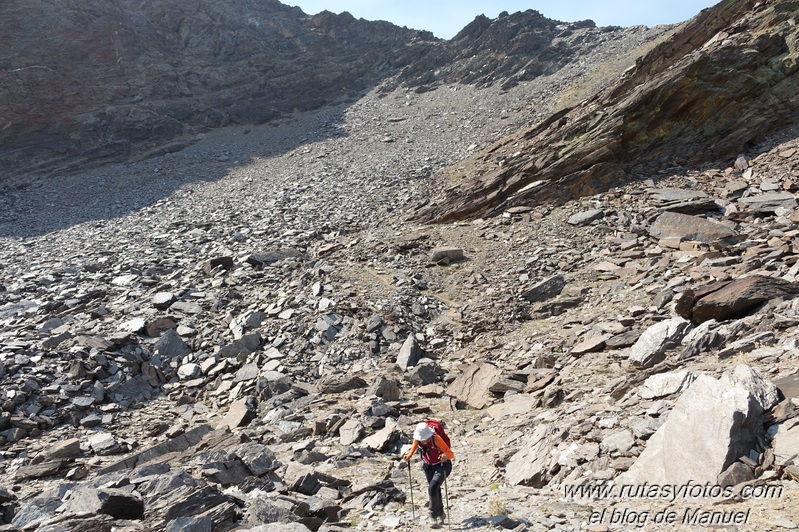 Puntal del Goterón-Los Cucaderos-Puntal de la Caldereta por el Vasar de la Alcazaba