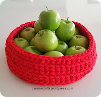 https://carinascrafts.wordpress.com/2016/07/03/a-is-for-apple-b-is-for-bowl/spaghetti-yarn-fruit-bowl/#main