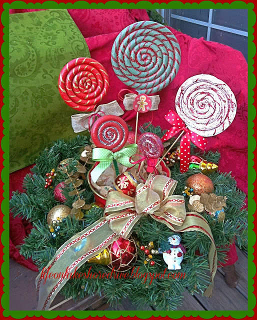 alt="DIY Christmas Lollipop Ornaments"