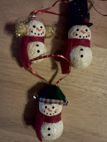 Caroling snowmen