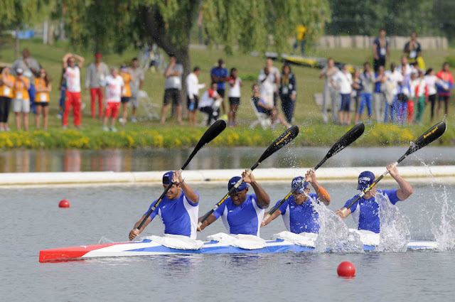 Jorge García, Renier Mora, Reinier Torres y Alex Menéndez, del kayac (K-4), a la distancia de mil metros, de Cuba, en las  Aguas Tranquilas de Welland, convertido en el Centro Panamericano de Canotaje, de los los XVII Juegos Panamericanos de Toronto 2015