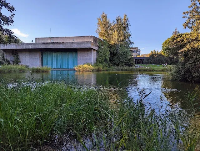 Building and pond in Jardim da Fundação Calouste Gulbenkian in Lisbon