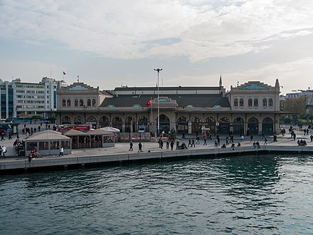 ميدان كاديكوي(Kadıköy Meydanı)