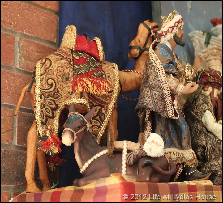 nativity mantle 8
