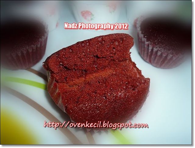 CUTE OVEN, SMALL KITCHEN: MOIST RED VELVET CUPCAKES (Nurul 