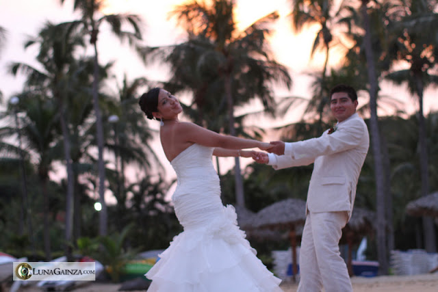 boda en playa, beach wedding, Oaxaca, México, Bodas Huatulco, Wedding Planner