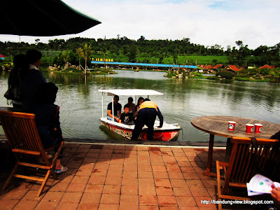 floating market lembang