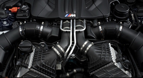 BMW-M6-moteur