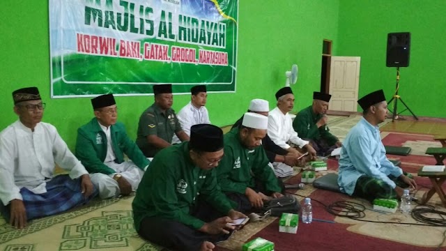 BABINSA JETIS KORAMIL 07 GATAK HADIRI PENGAJIAN MAJELIS AL HIDAYAH