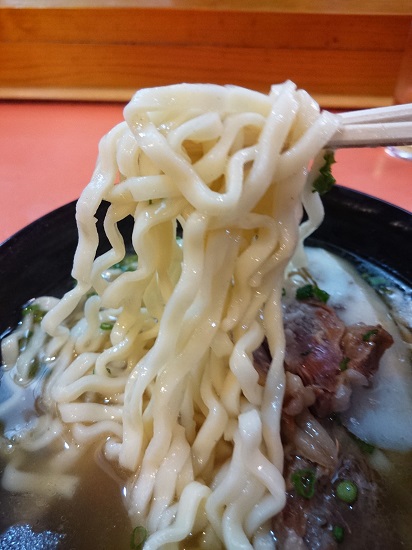 そば大盛りの麺の写真