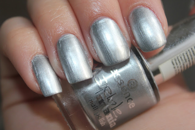 Essence Marble Mania 03 silver twister