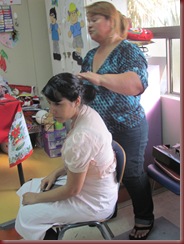 MAQUILLAJE Y PEINADO (10)
