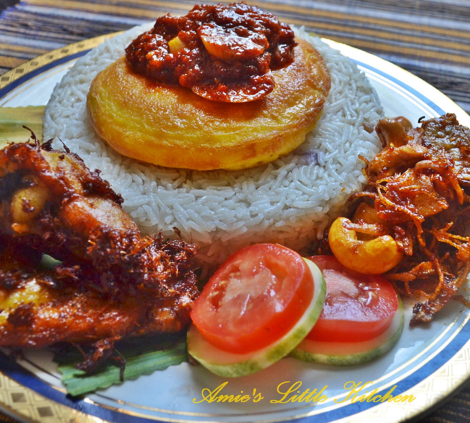 AMIE'S LITTLE KITCHEN: Nasi Lemak, Ayam Goreng Kampung 