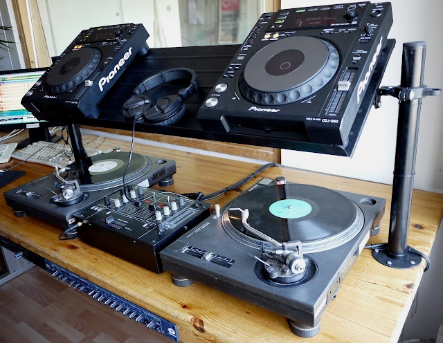 Ikea shoe rack transformed into DJ-furniture