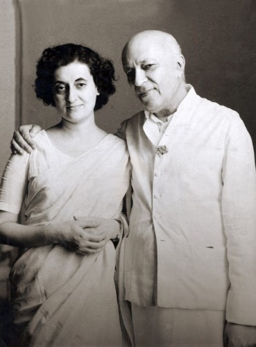Jawaharlal Nehru and Indira Gandhi comes to meet Anandamayi Ma