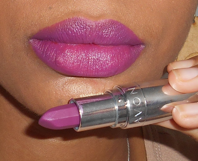 Batom Matte Legend da Avon - Roxo Surreal 