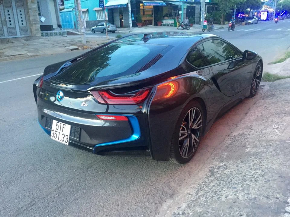 BMW i8 bị rao bán ở Sài Gòn