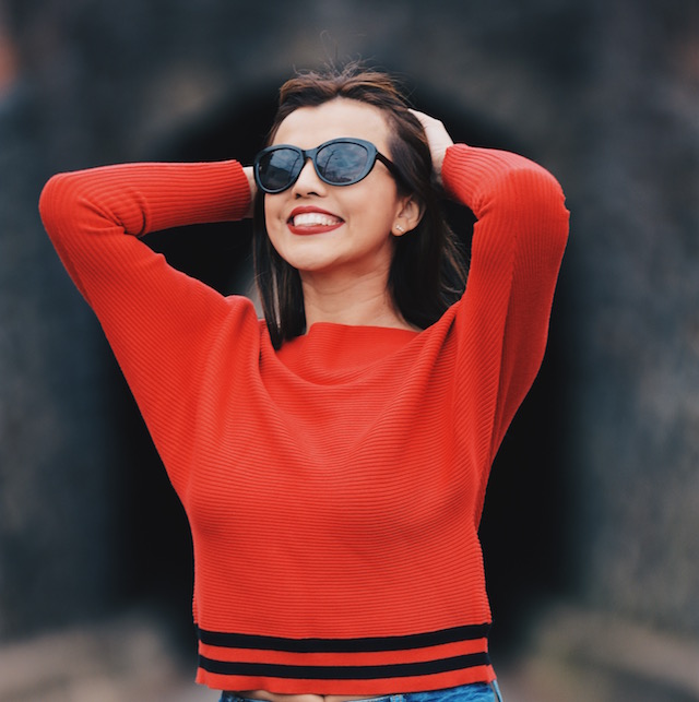 Celebrating 3 years with my blog Wearing:  Jeans: SheIn Sweater: LightInTheBox
