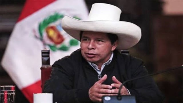 Presidente de Perú acepta renuncia de ministro y destituye a jefe de Policía