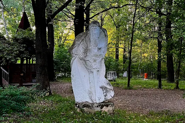 Череповецкая улица, территория Музея славянской культуры