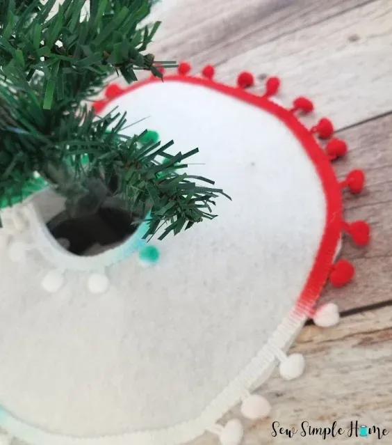 DIY mini tree skirt