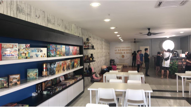 dices dumbs board game cafe