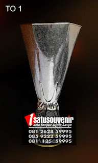 contoh plakat trophy olahraga elegan