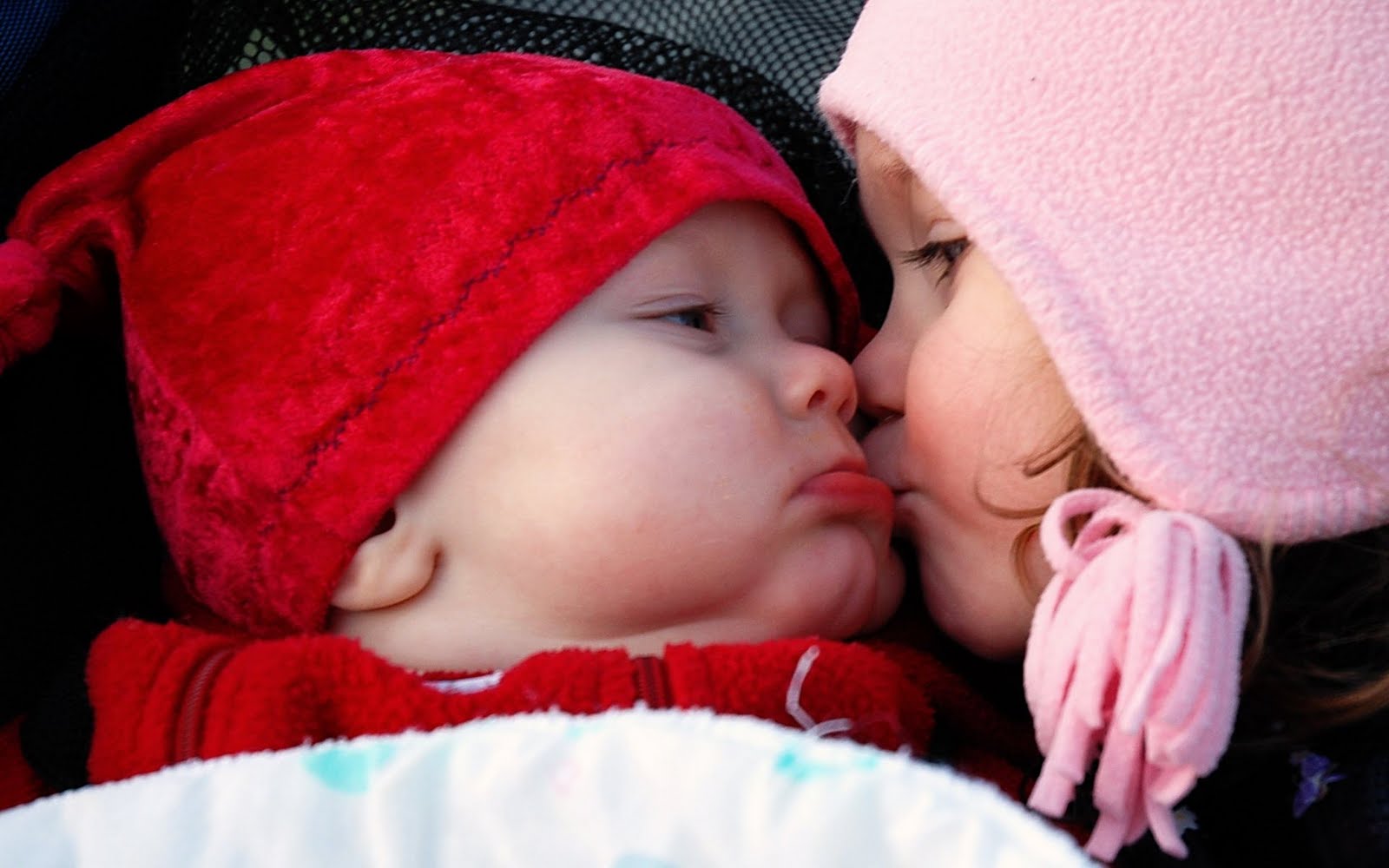  Cute  Babies Girl  and Boy  Kissing Wallpapers  Cool 