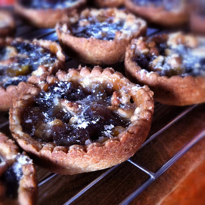 Frangipane, clementine & cranberry mince pies with spiced almond pastry ©bighomebird
