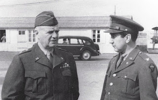 Donovan (a la izquierda), en 1945