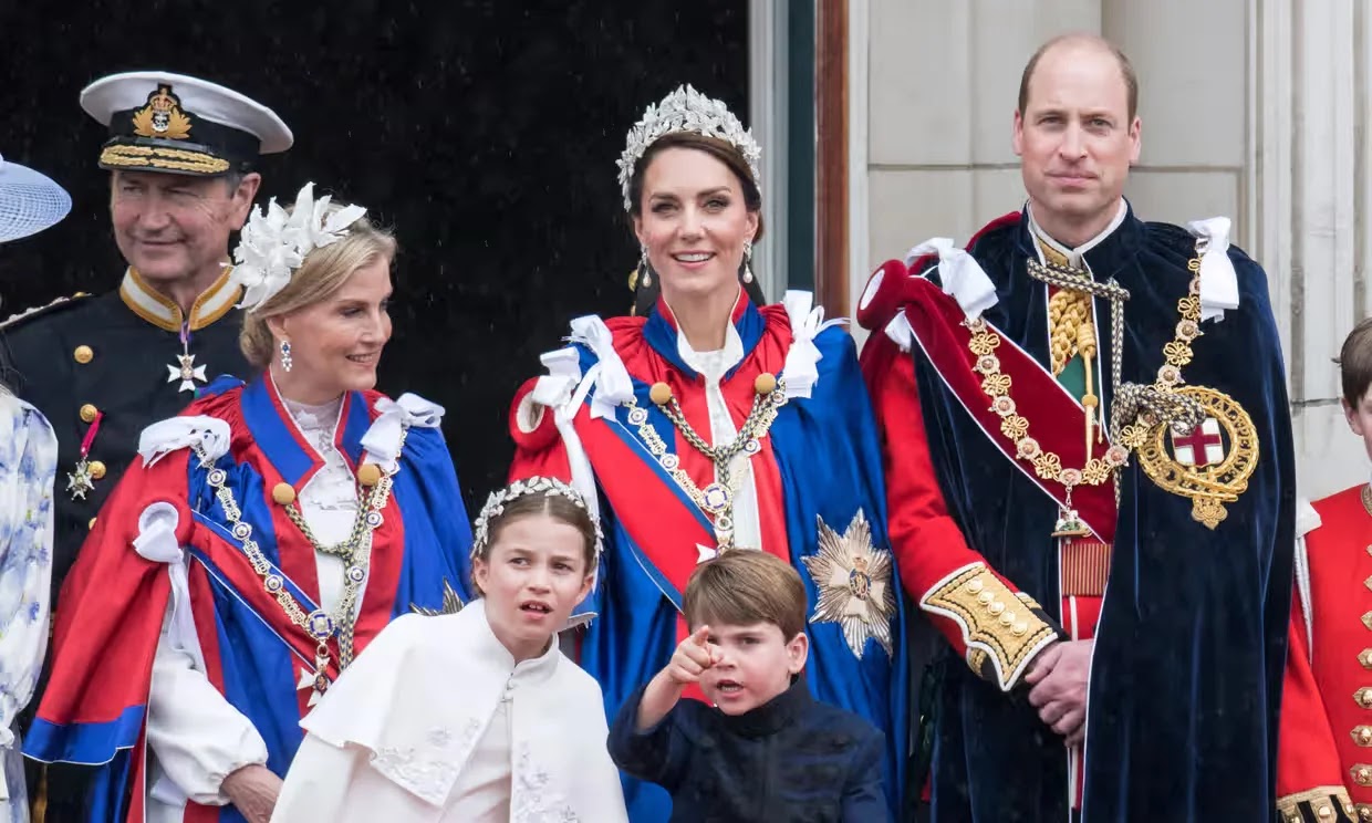 King Charles looked for heroes to honour – and picked William, Kate and Camilla. Laugh Cry You choose