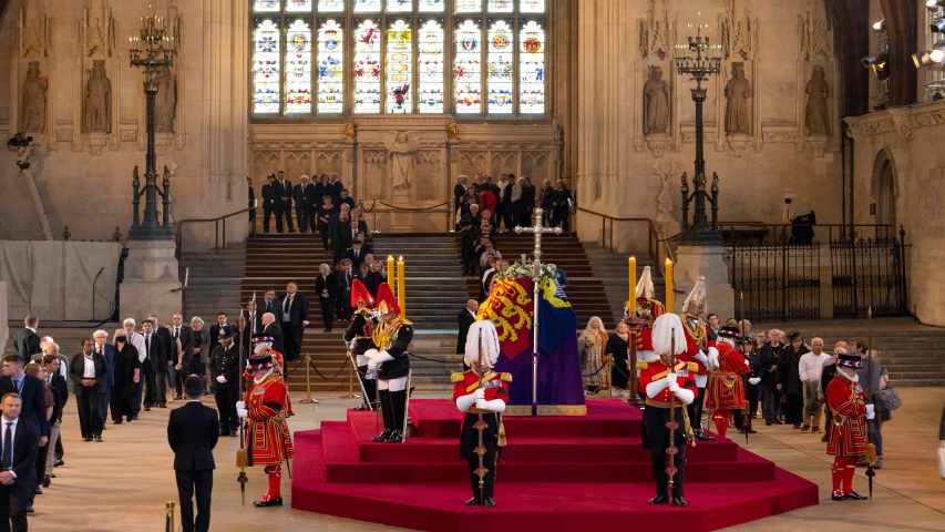 Kilométricas colas para despedir a la reina en Westminster