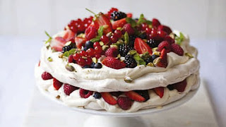 Resep Cara Membuat Pavlova Cake dan Tips Menghias