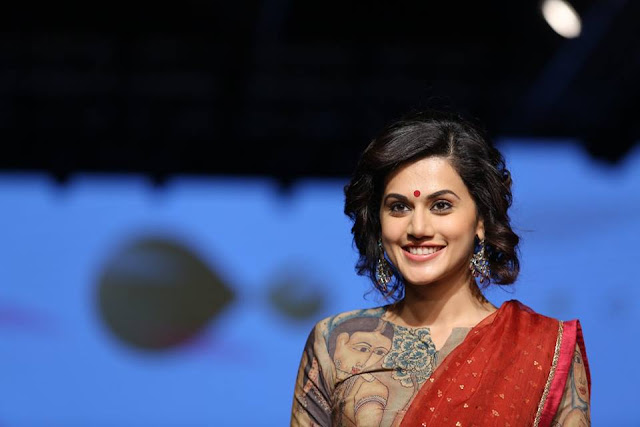 Taapsee Pannu at Lakme Fashion Week 2017