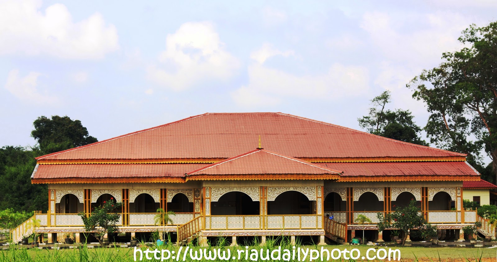 Berkunjung Ke Istana istana Raja di Nusantara